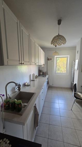DRISTOR-3 camere, 2 bai, dec, amenajate, bloc 1985, 139.000euro