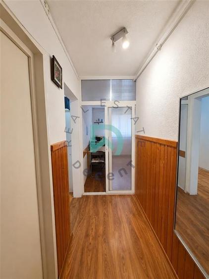 Apartament 3 camere Grivitei, intermediar, Brasov
