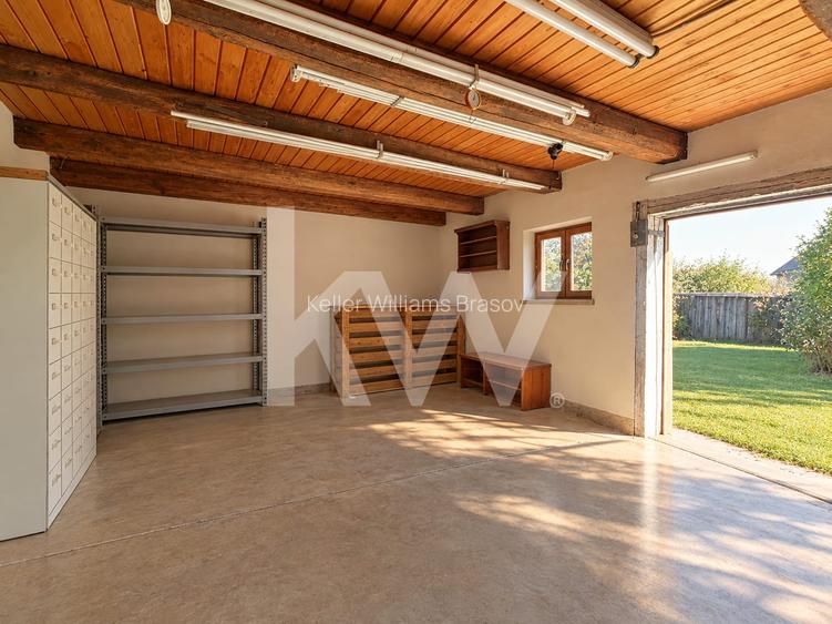 Casă renovată cu teren de 2.440 mp și două fronturi stradale – Crizbav, Brașov - 11