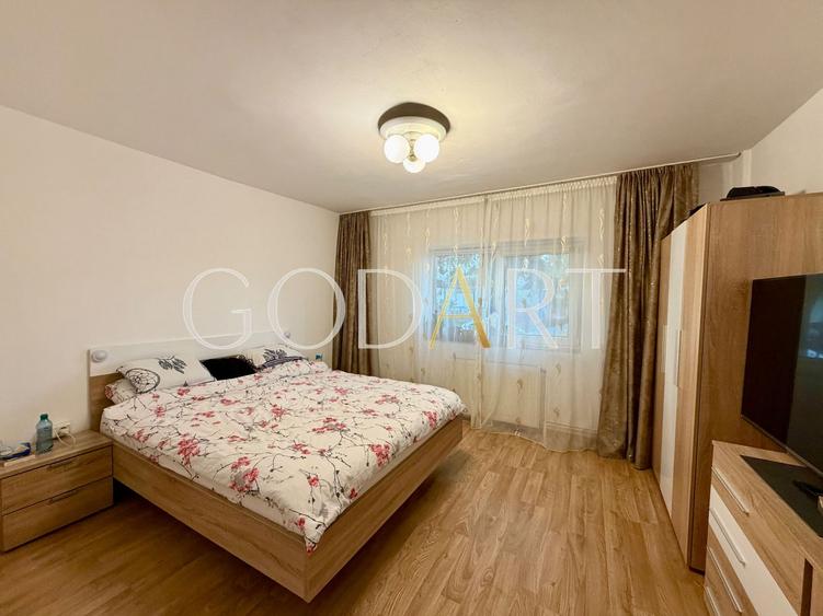 Apartament cu 3 camere | Două balcoane | Renovat