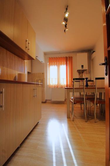 3 camere, centrala proprie, boxa la subsol, garaj