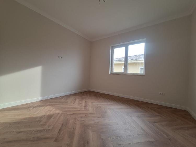 Duplex spatios cu 4 camere in Dumbravita -semineu- la 3 minute de Primarie
