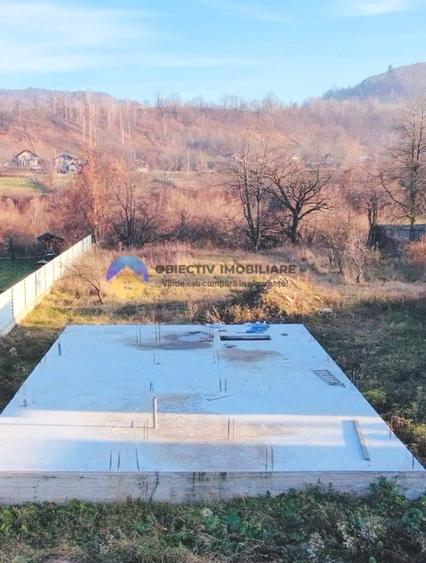 Casă PÂNGĂRAȚI la DN 15 cu vedere spre râul BISTRIȚA