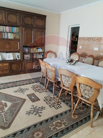 Casă individuală, teren 3275 mp, 6 camere, livadǎ cu pomi fructiferi - 14