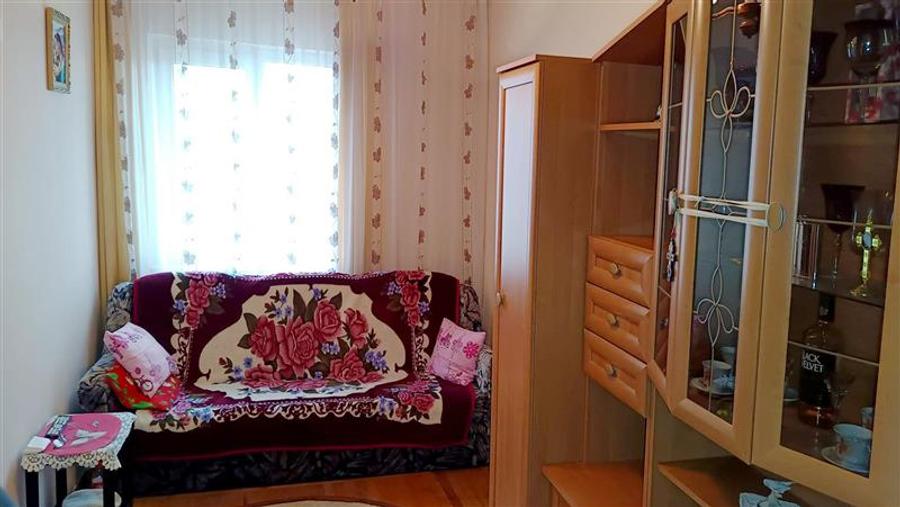 Moldova Noua, Apartament 2 Cam. Semidecomandat