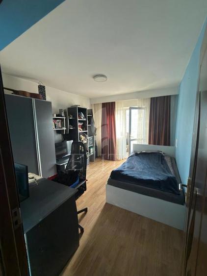 Apartament 3 camere în zona PIATA ION MESTER