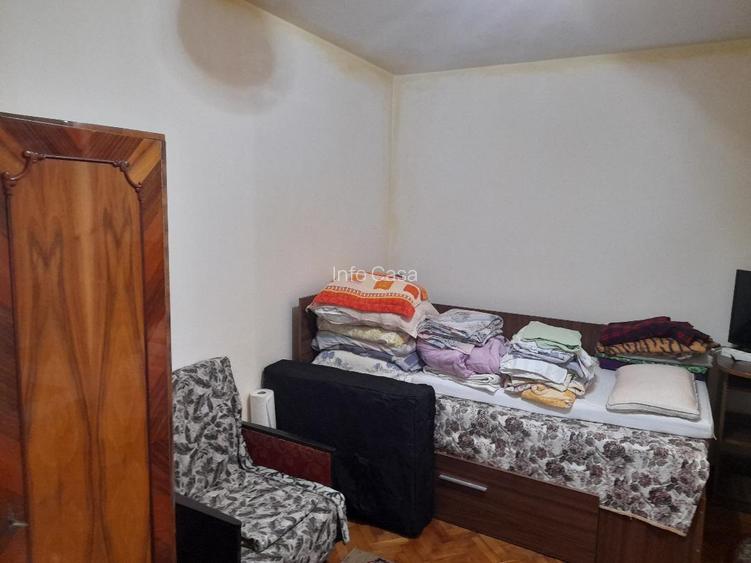 Vand 3 camere decomandate central - 9