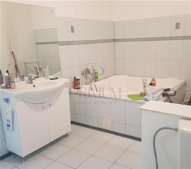 GIROCULUI, CASA CU SAD (spatiu alta destinatie), 4  CAMERE, 3 FRONTURI - 3