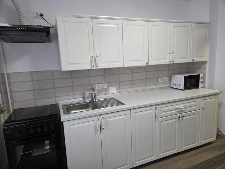 Spitalul Județean | 3 Camere Decomandate | Etaj 1 | Centrală Proprie | Renovat