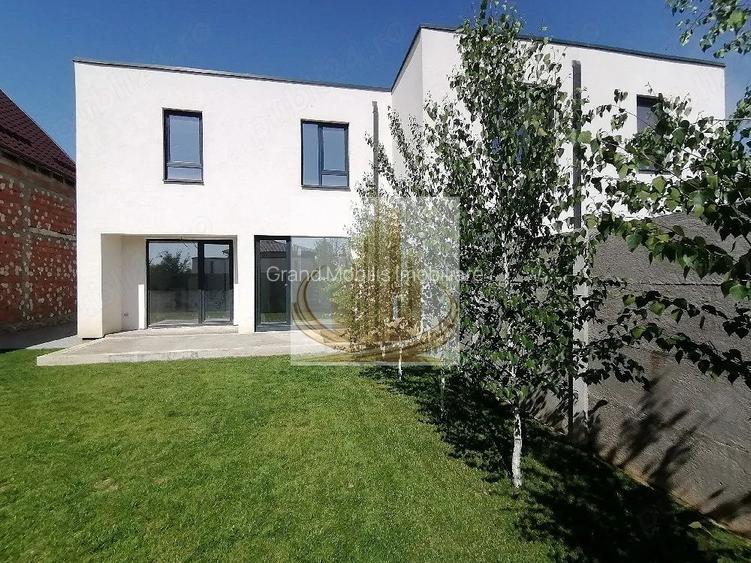 Casa aproape de scoala, gradinita, liceu, 4 camere, asfalt, toate utilitatile - 6