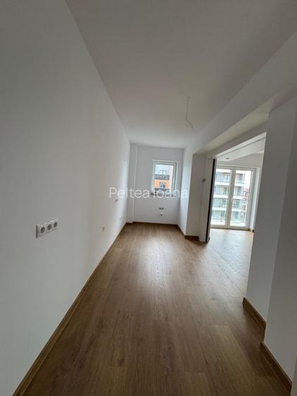 Garsonieră de vânzare + loc de par - 4