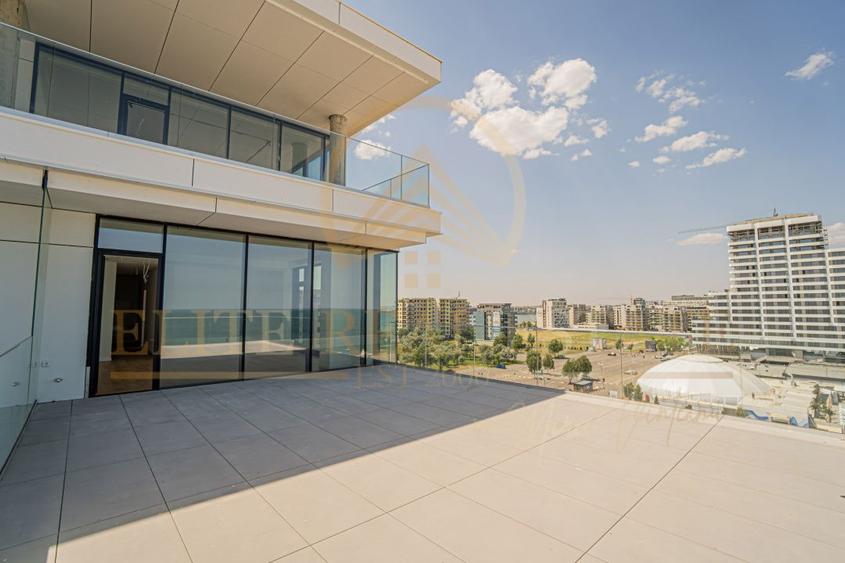 STATIUNEA MAMAIA - Vânzare apartament cu 4 camere, 4 bai cu vedere la mare.