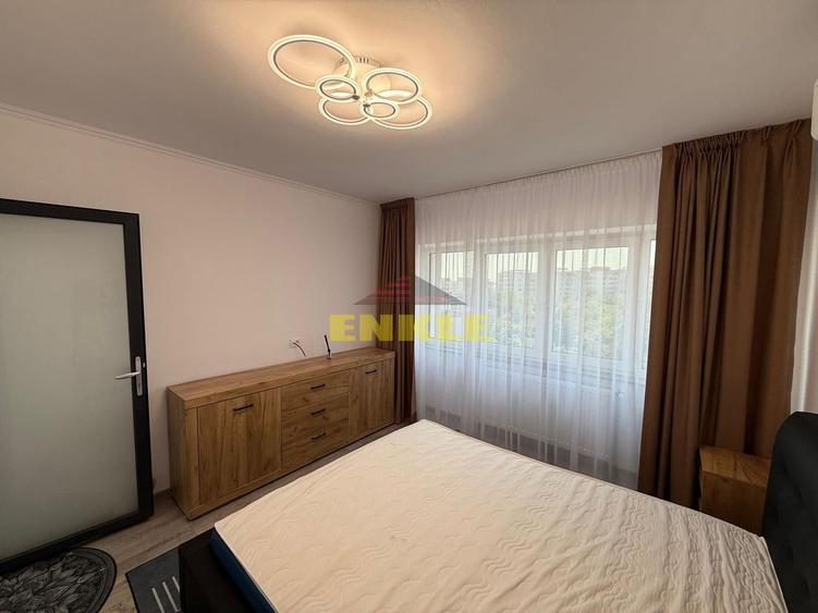 Apartament 4 camere decomandat de vânzare – Zona Carrefour