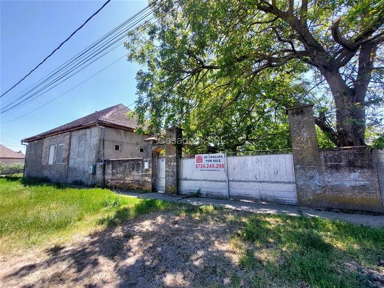 Casa spatioasa cu teren mare, pe colt, in Periam - 3