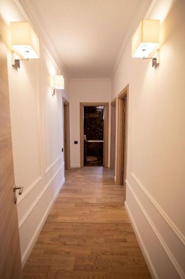 Herastrau | 4 camere | et 1 | 146mp | bloc 2009 | 993.000 euro