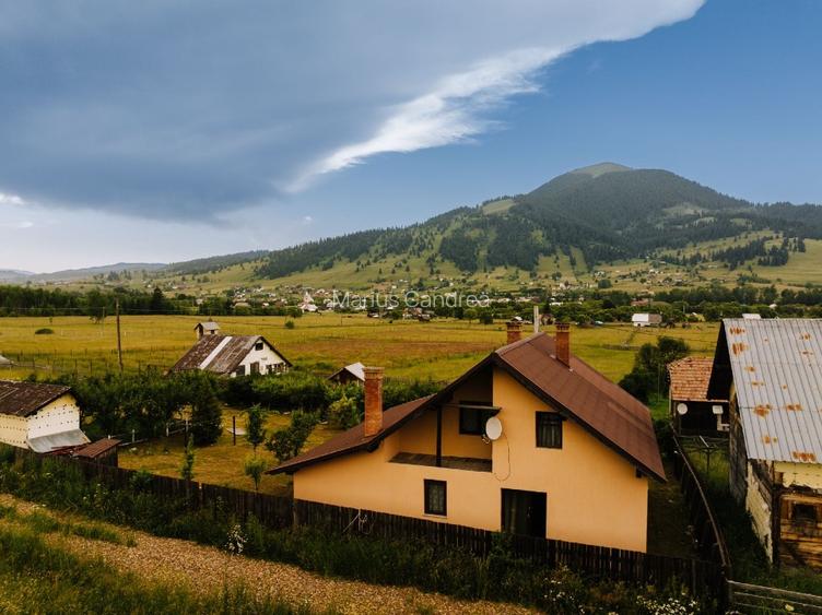 Casa de vânzare pentru locuit sau pentru pensiune