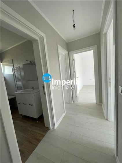 Case single, 110Mp, 4 camere si dressing, zona Rediu - Pacurari