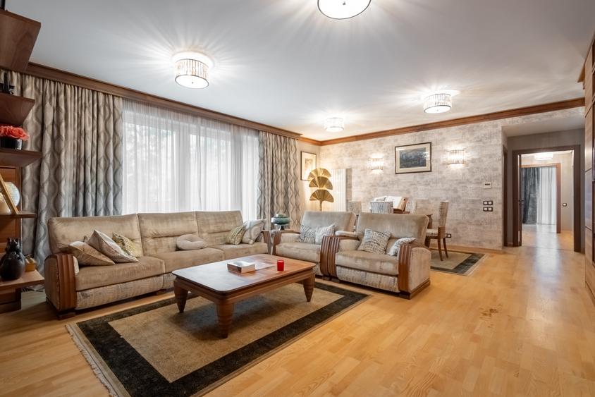 Aleea Alexandru, 4 camere, apartament special