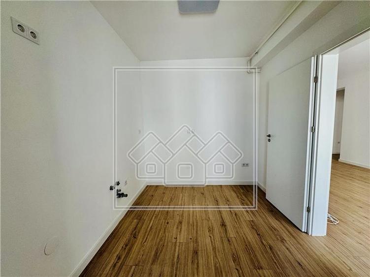 Ap.2 camere, etaj 1/2, intabulat, finisat la cheie - terasa 14 mp