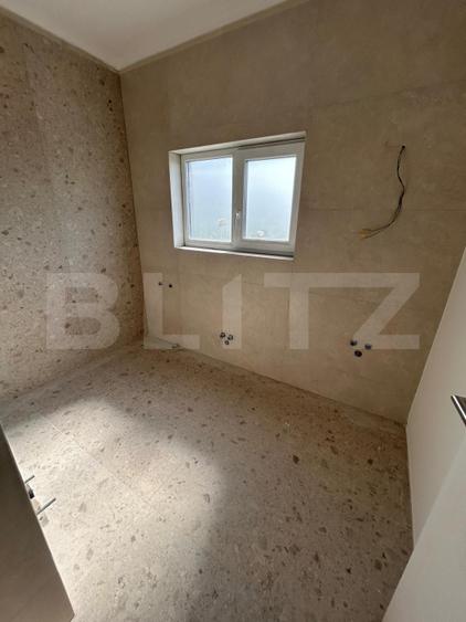 1/2 Duplex, 117mp, despărțit prin camera tehnică