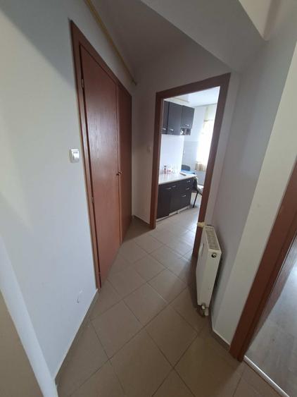 Apartament cu 1 camera decomandat, se poate transforma in 2 camere dec, zona Cug