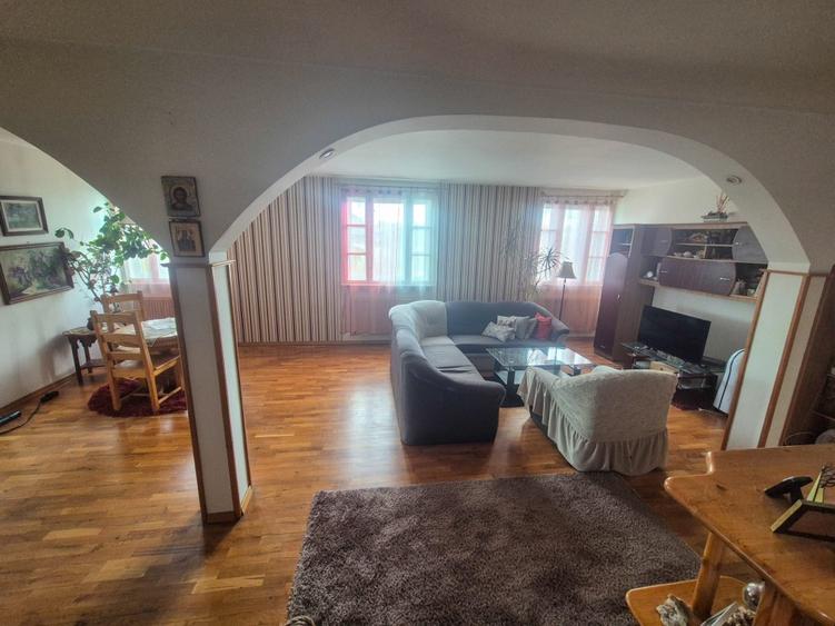 De vânzare apartament spatios, ultracentral, mobilat - 3 camere, Suceava