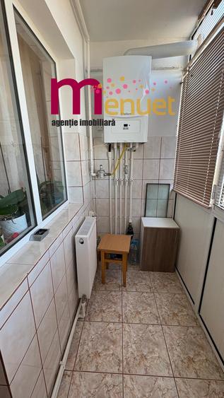 Apartament 3 camere,Central,etaj 8,gaze,mobilat