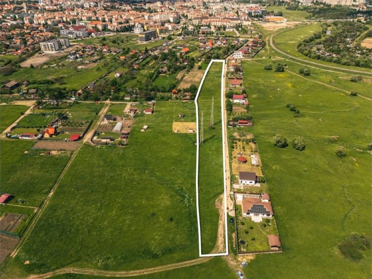 Pachet de 16 loturi individuale, în suprafață totală de 10.000 m²