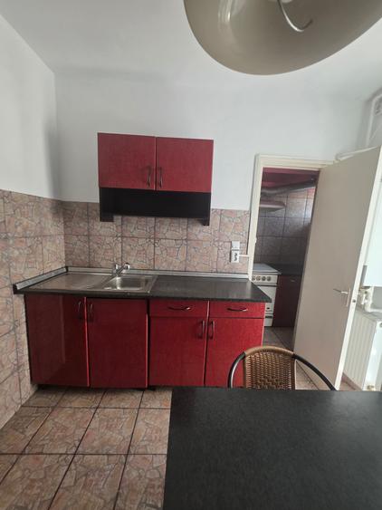 Casa de Cultura - apartament cu 4 camere, terasa, centrala pe gaz