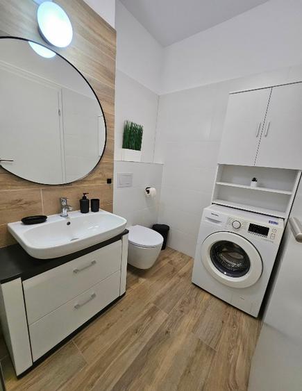 125000 euro | Proprietar | 2 camere | 1 baie | Mobilat și utilat | Loc de parc