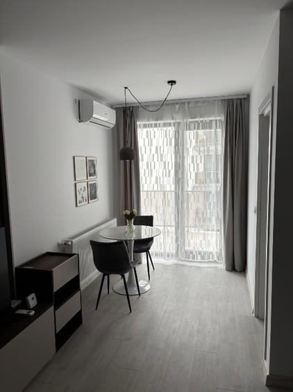 Garsonieră Hils Brauner, Bucătărie închisă, Parcare