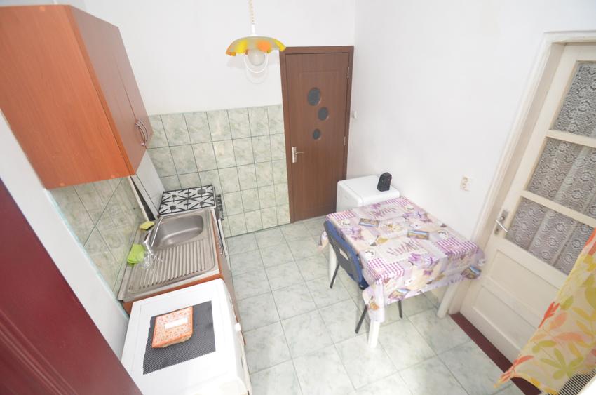 Apartament cu intrare din strada