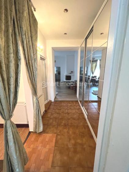 Apartament ultracentral de 4 camere in Piata Mare