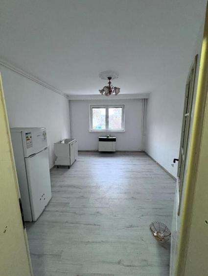Garsoniera etaj 1 in zona Compa