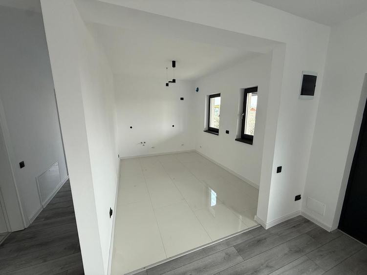 Vilă Premium cu 5 Camere în Tunari | Lângă Cosmopolis & Școala Mark T.