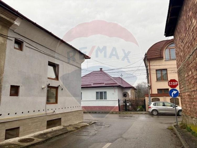 Apartament tip casa cu 4 camere de vânzare în zona Ultracentral