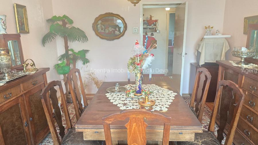 Vand apartament 4 camere decomandat Deva, Mihai Eminescu (Politia Judet)  et 1 - 2