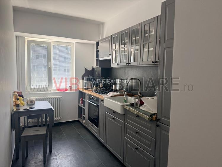 Apartament de vânzare 3 camere Titulescu - Piața Victoriei complet mobilat si ut - 3