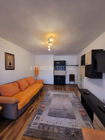 Navodari - str. Randunelelor - 2 camere decomandate -parcare privata  -420 E neg - 3