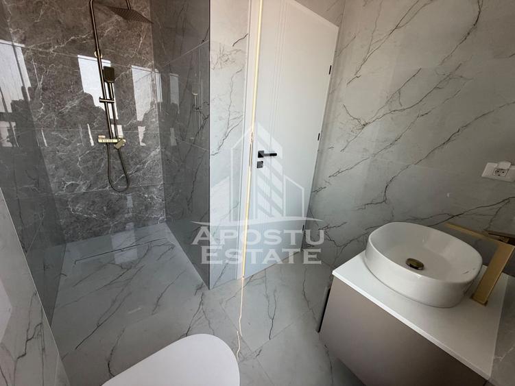 Apartament cu 3 camere de vânzare, Priveliște panoramică,Torontalului