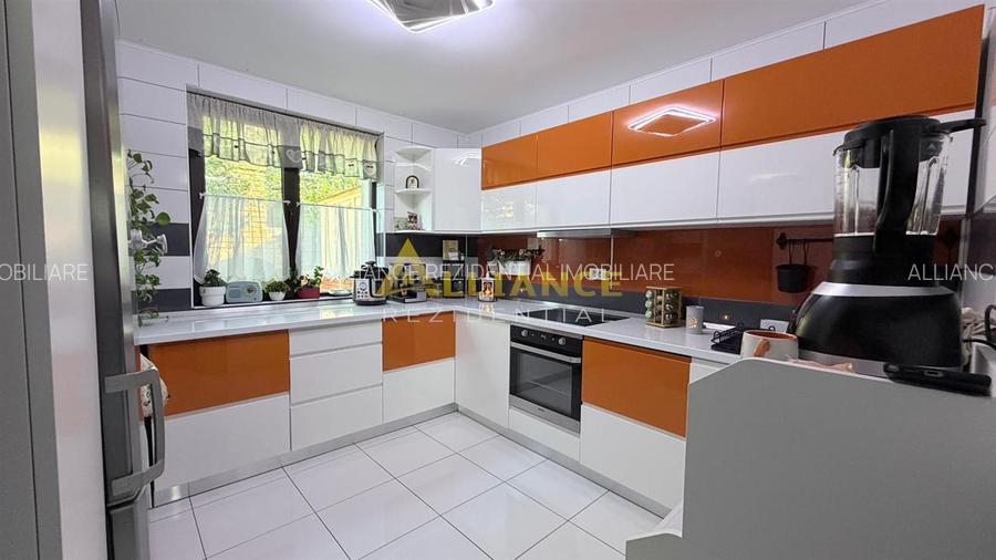 Casa Individuala - 4 camere - 2 bai - 258mp teren - 15