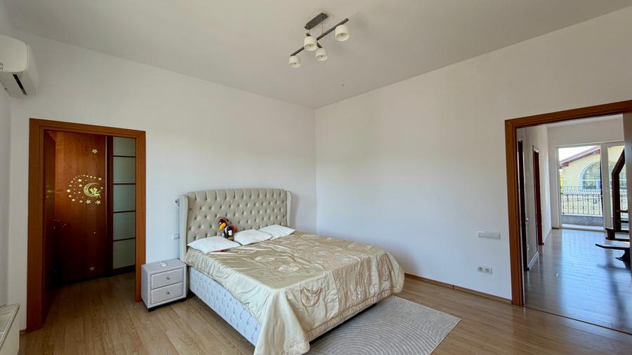 Vilă exclusivistă cu 5 camere si piscină încălzită cu 918 mp teren