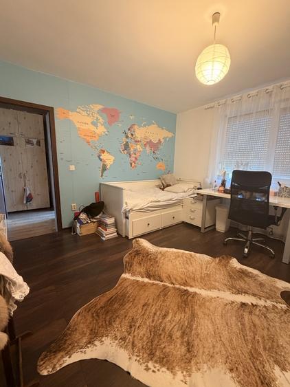 Apartament 4 camere in zona centrala din Giarmata Vii