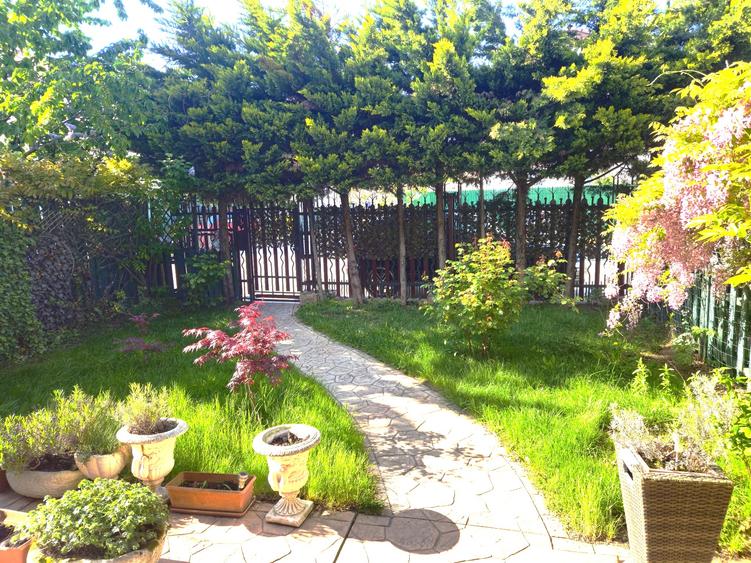 Vila  4  camere/singur in curte /Pipera/AZUR II