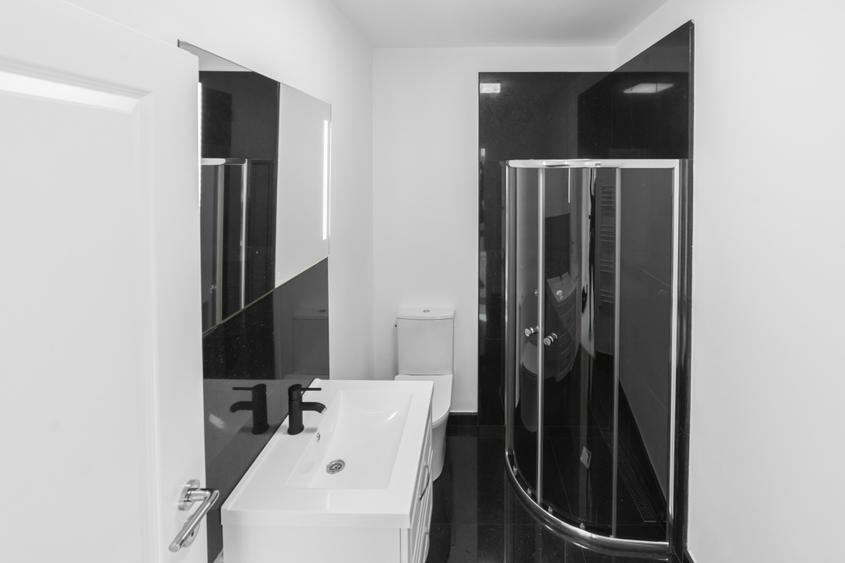 Domnesti, vila 4 camere, P+1+Pod, toate utilitatile, curte amenajată