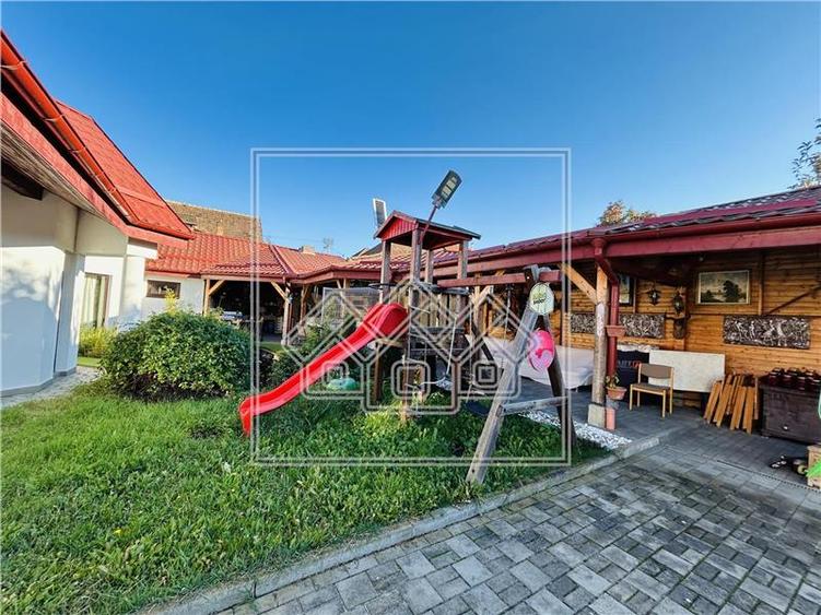 Casa individuala, 106 mp utili + teren de 400 mp, Cisnadie