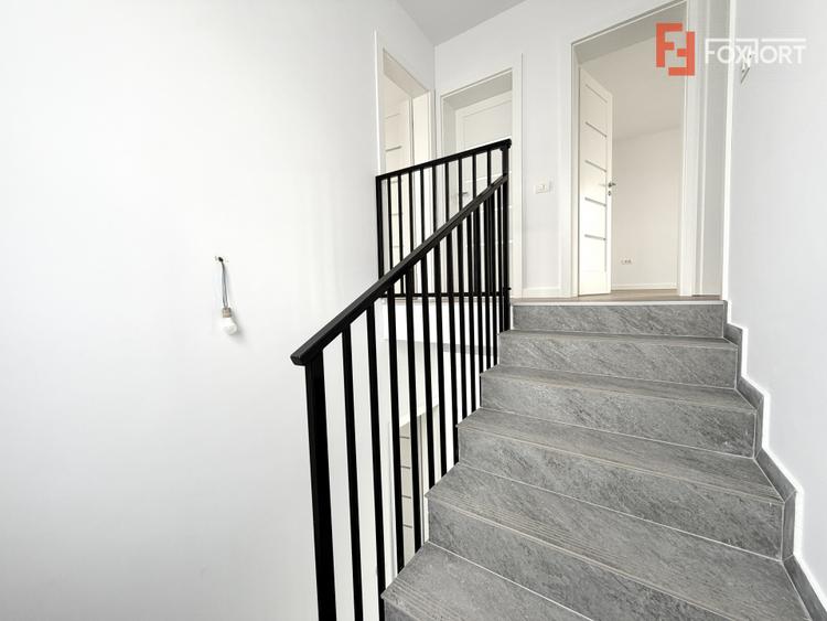 Duplex cu 5 camere, despartit prin camera tehnica, teren de 365 mp - Sanandrei