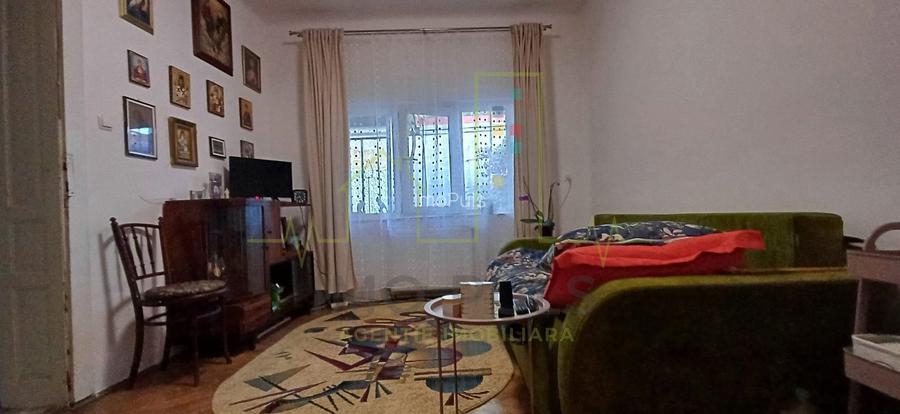 Casa individuala. Mijloace de transport. Toate utilitatile. Renovata recent. - 9