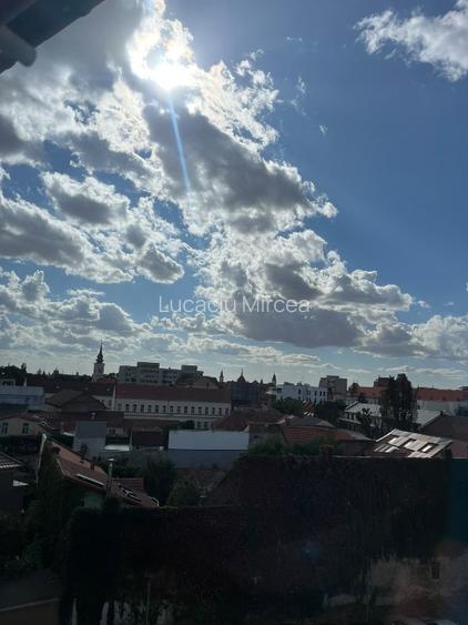 Proprietar - Apartament de inchiriat, 3 camere decomandate, parcare, Magheru - 14