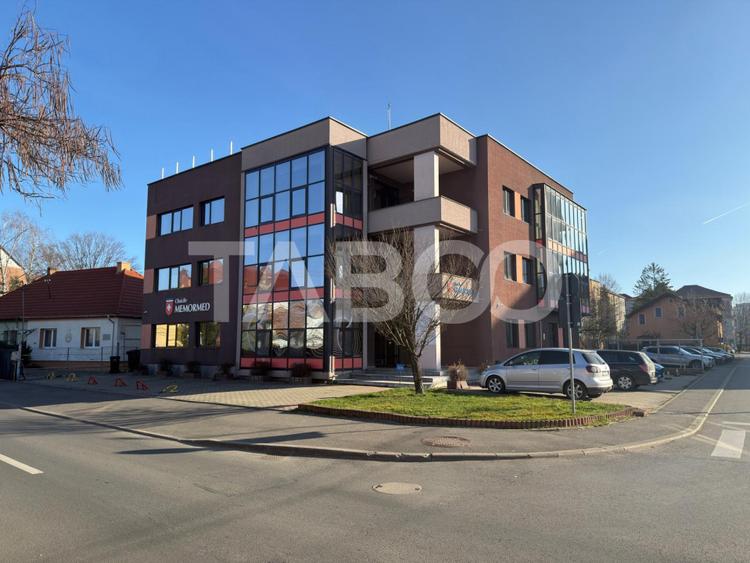 Cladire moderna cu teren 890 mp P+2E+ET birouri si spatiu comercial
